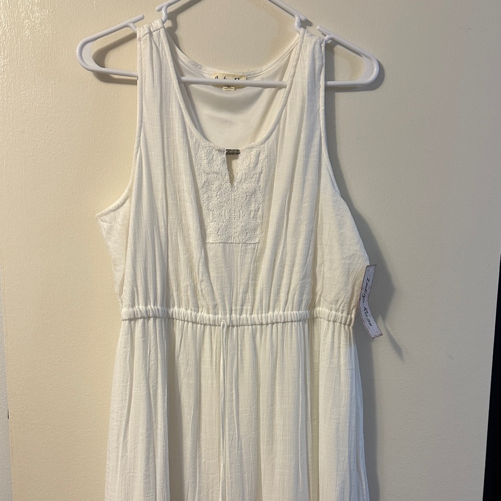 Elegant White Maxi Dress